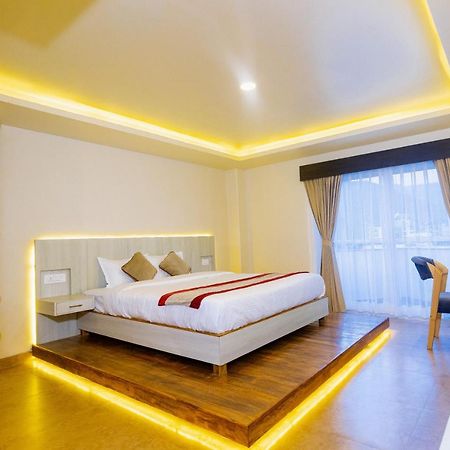 Poms Penthouse Apartment Pokhara Luaran gambar