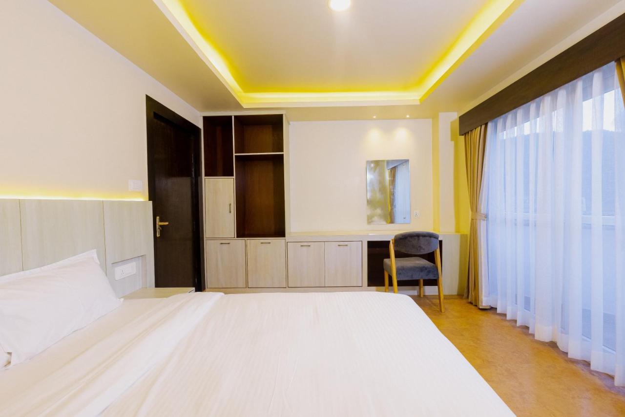 Poms Penthouse Apartment Pokhara Luaran gambar