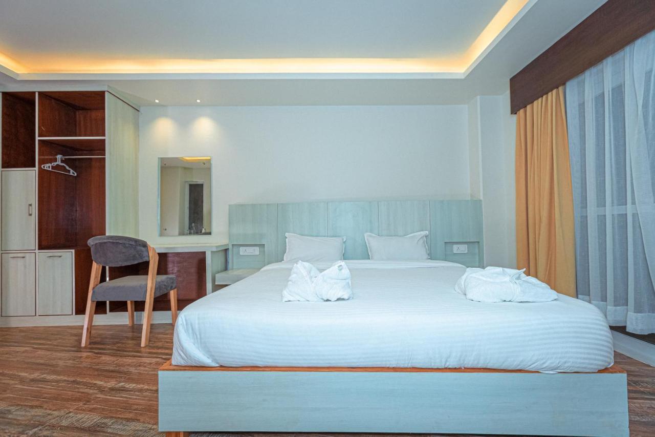 Poms Penthouse Apartment Pokhara Luaran gambar