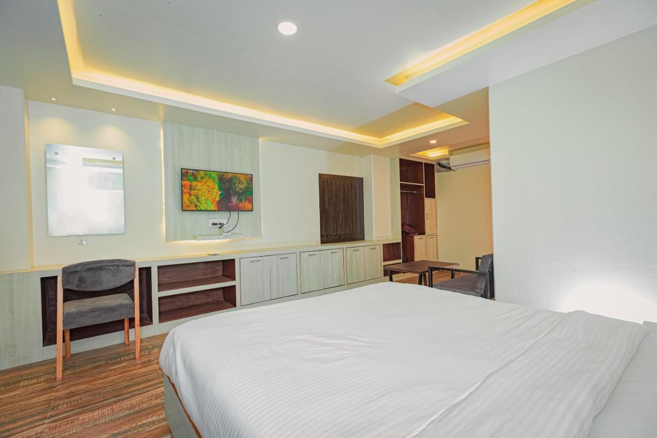 Poms Penthouse Apartment Pokhara Luaran gambar
