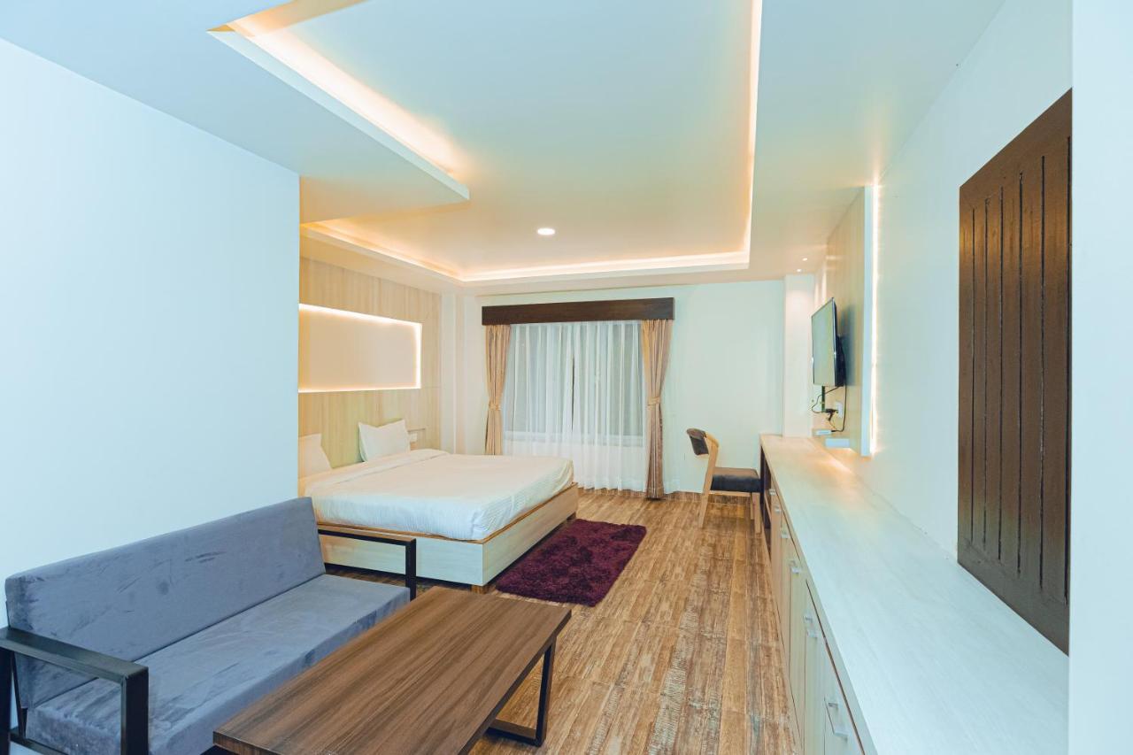 Poms Penthouse Apartment Pokhara Luaran gambar